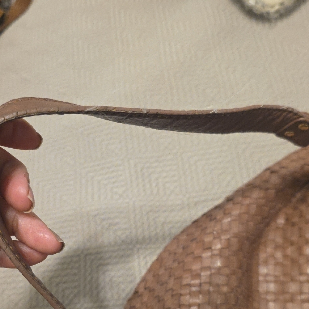 Elegant Tan Woven Leather Hobo Bag - Picture 10 of 11